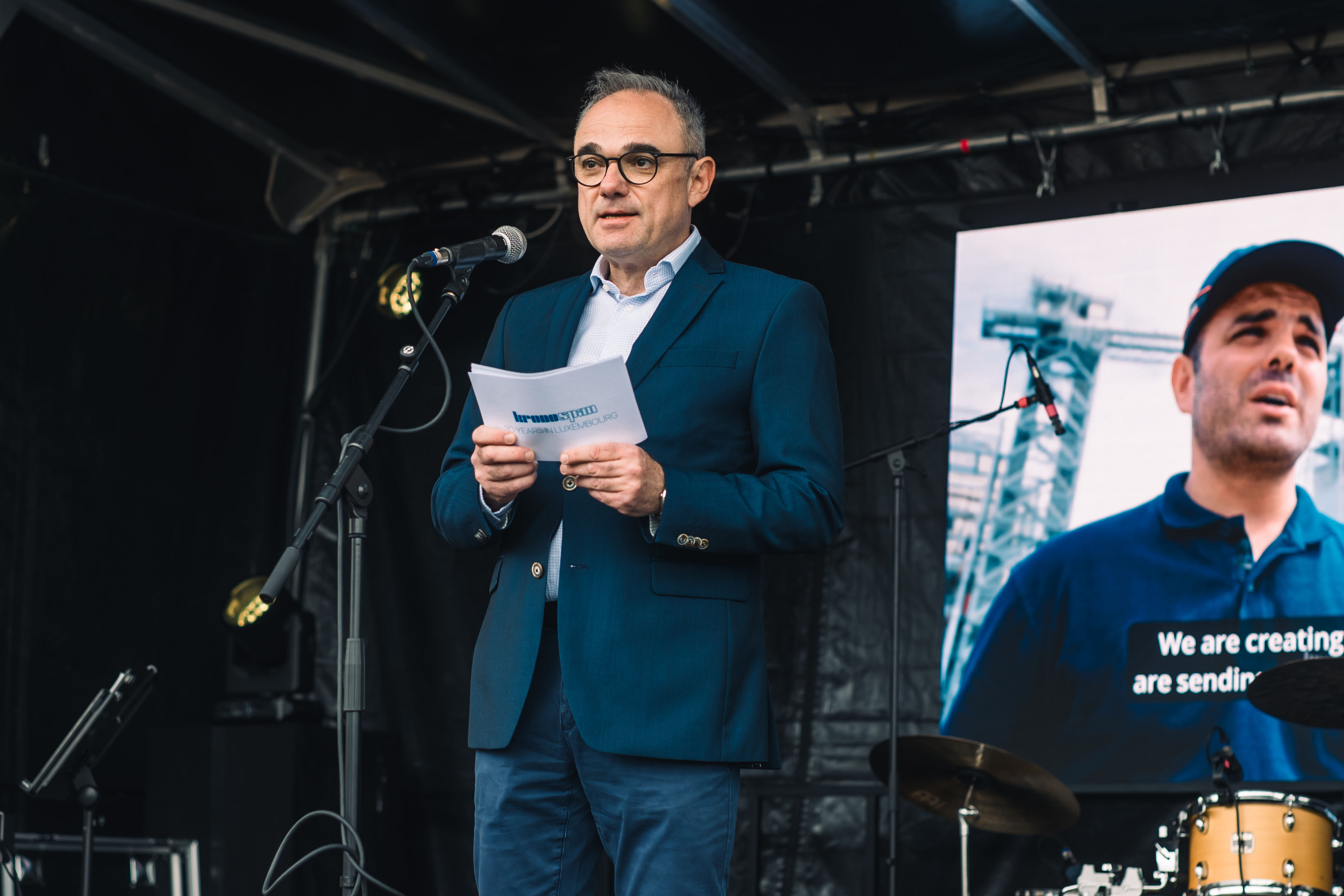 The company has not only created numerous jobs but has also invested in cutting-edge technology to produce innovative wood material solutions for various sectors, including construction and furniture.