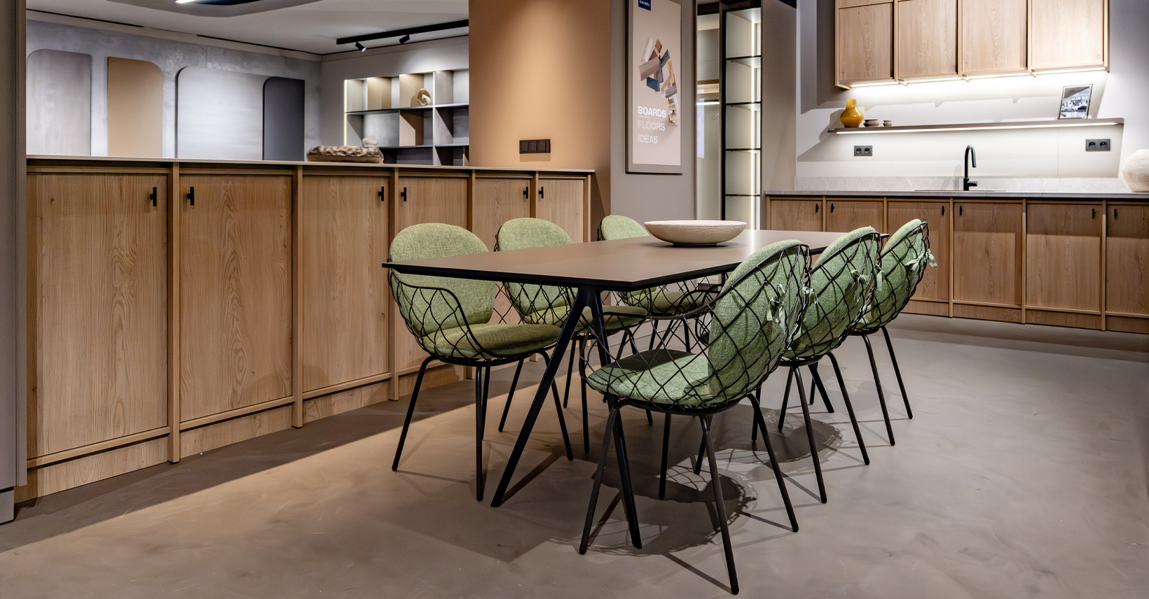 Casablanca Design Center - realization of the Kronospan's vision   The opening of the Casablanca Design Center reflects Kronospan's long-term vision to support the local businesses and the ambition to be a reliable partner for professionals across the value chain.