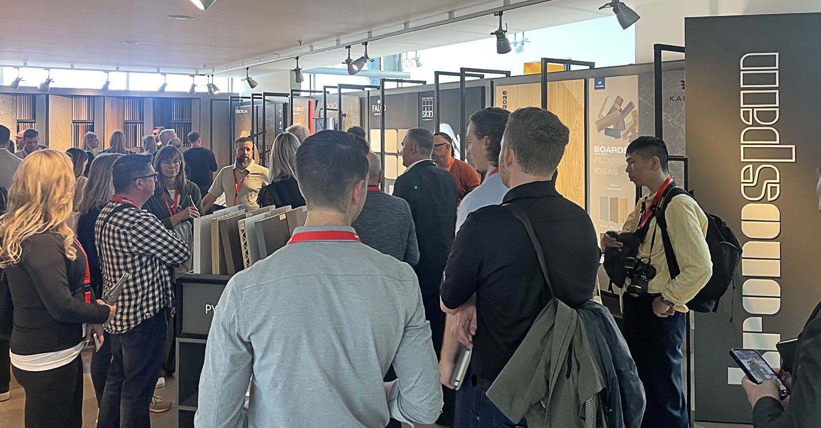 By combining material expertise and a well-thought-out strategy, Kronospan has once again taken a step forward in the wood-based materials industry.