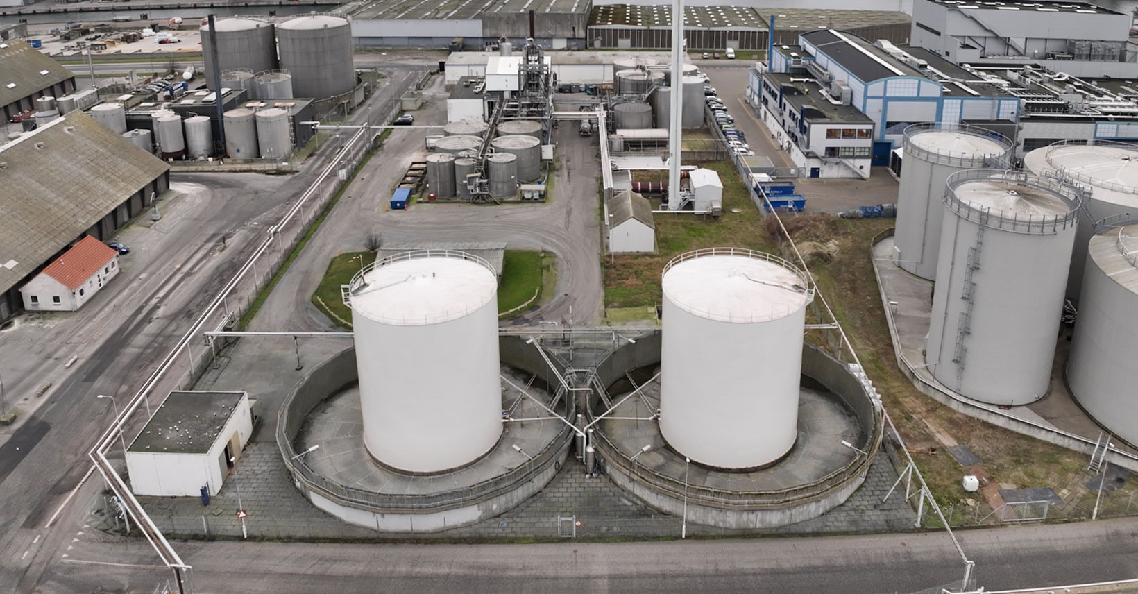Kronospan ApS is pleased to announce that on July 1st, 2025 it finalized the acquisition of the remaining 50 % shares in Nordalim A/S from Dynea A/S, making Kronospan ApS the sole owner of the Danish-based chemical producer. 
