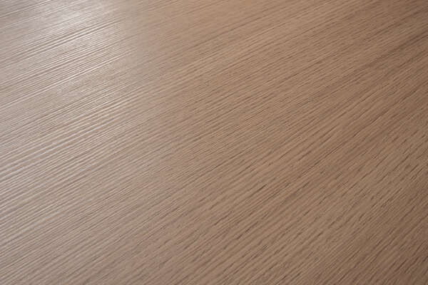 A linear and lively wood grain texture with mat-gloss areas, giving depth and tactility for a dramatic effect.