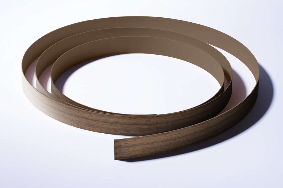8953 Tiepolo Walnut – Matching edge tape